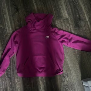 Nike funnel pull over fleece, size M